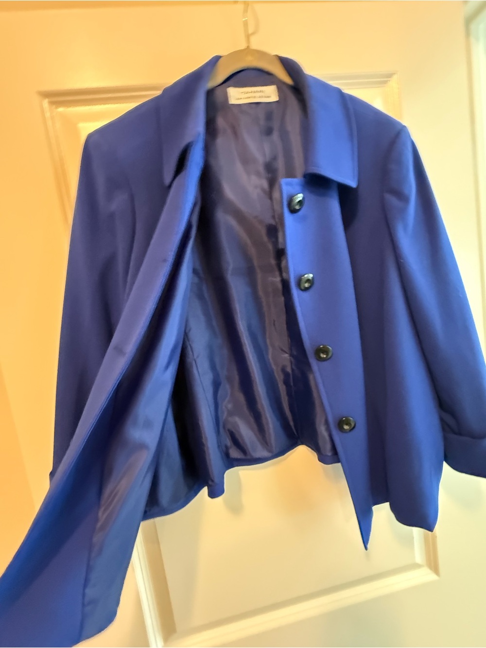 Tahari Women's Royal Blue Button Jacket - Picture 5 of 6